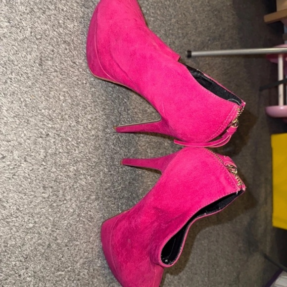 Chic Fuchsia High Heel Women's Shoes - Picture 3 of 5
